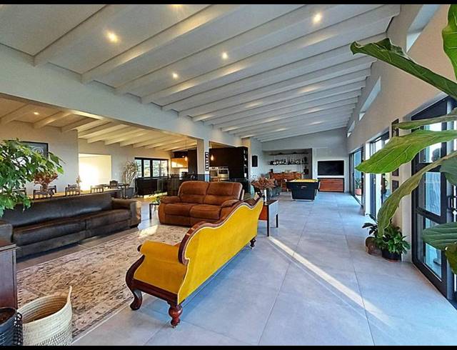 4 BEDROOM HOUSE FOR SALE IN MOQUINI COASTAL ESTATE